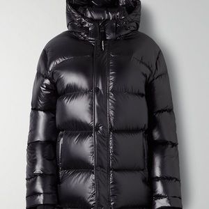 Aritzia TNA Super Puff Mid in HiGloss Black